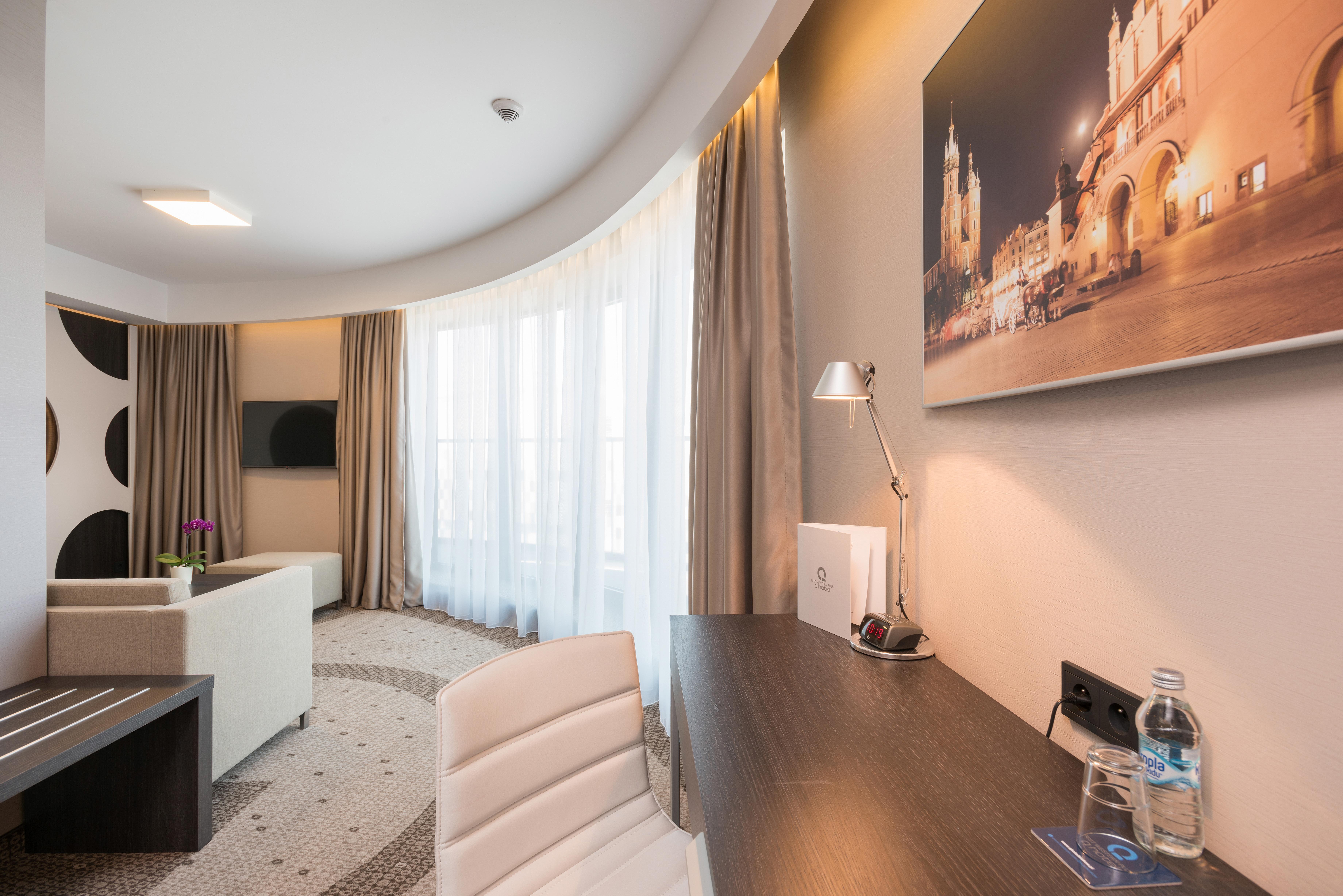 Q Hotel 4*
