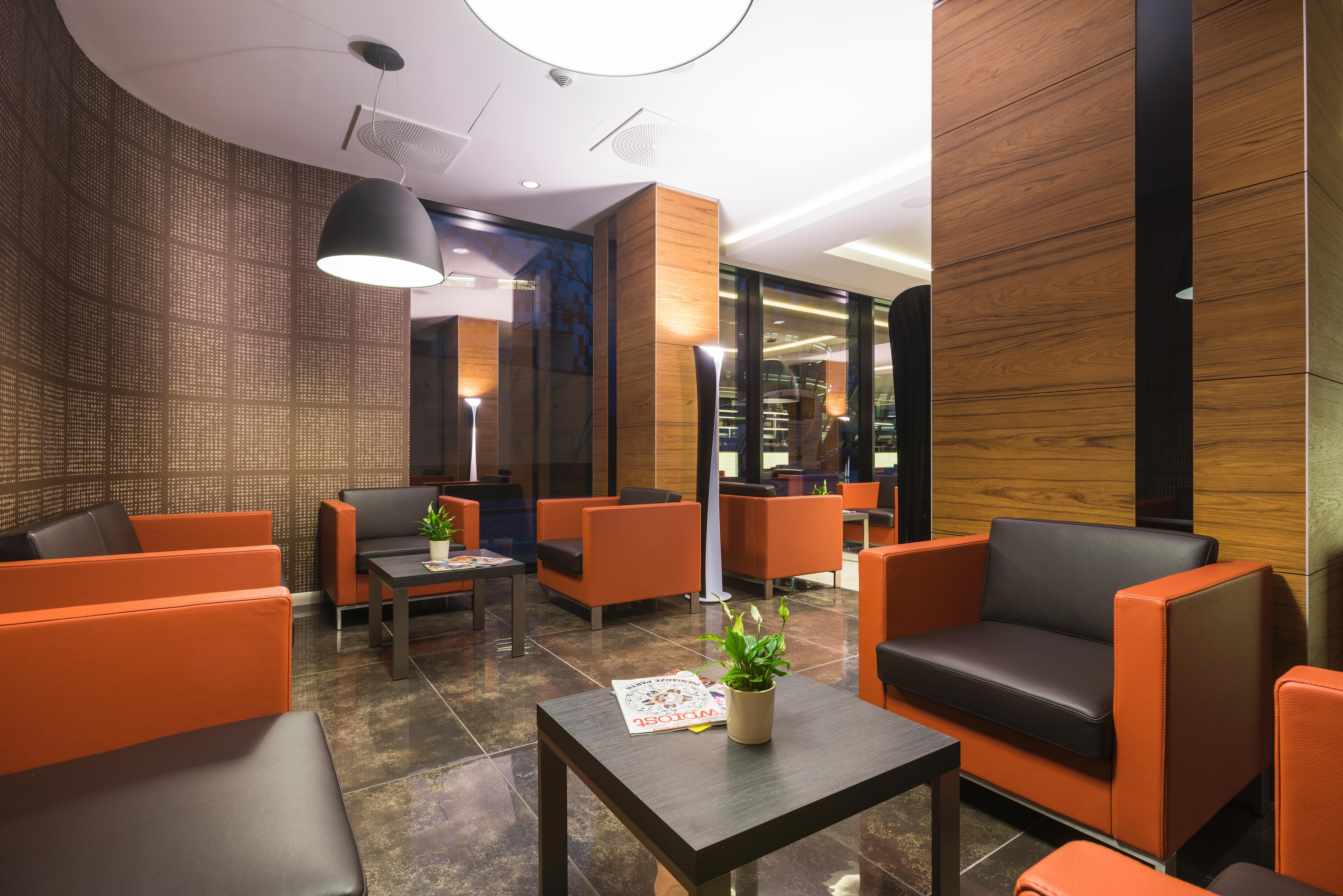 Q Hotel